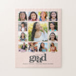 Studenten K-12 Photo Collage Modern  Rosa Pussel<br><div class="desc">Var stolt, gladd och visa den här milstolpen av din favoritgrad. Skapa den här eleganten, enkelt, modernt, personlig high school studenten K - 12 fotosamlingpussel för en keepsaké som du alltid uppskattar. En roligt, en lekfull bild av fet, grafisk, mjuk grått-typografi, tillsammans med namn, klassår, skola och 13 foton som...</div>