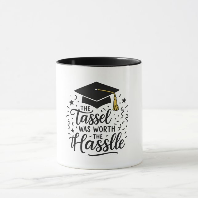 "Studenten Mugg - Student Holding Cap Illustratio (Center)