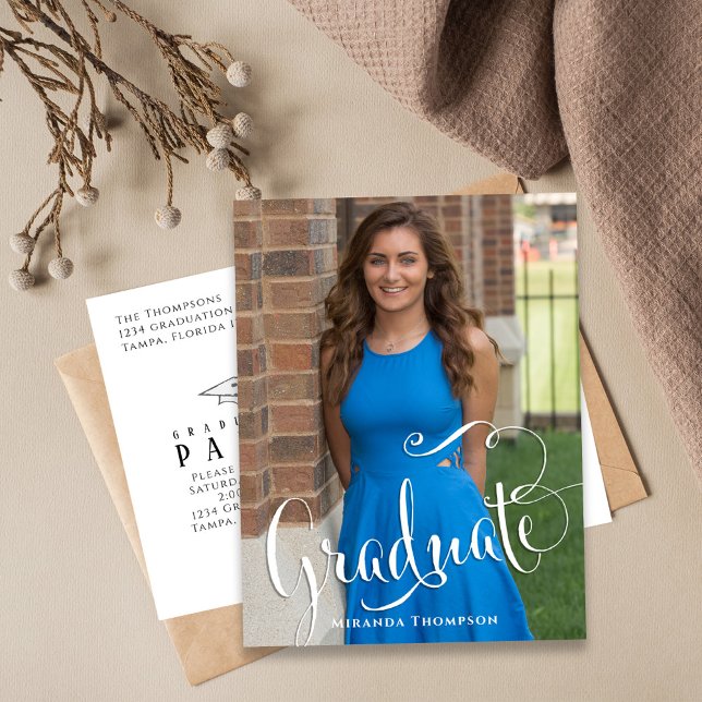 Studenten Photo Calligraphy Script Simple White Vykort (Graduation photo postcard template with stylish calligraphy script. )