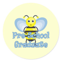 Studenten-presenter före skolan