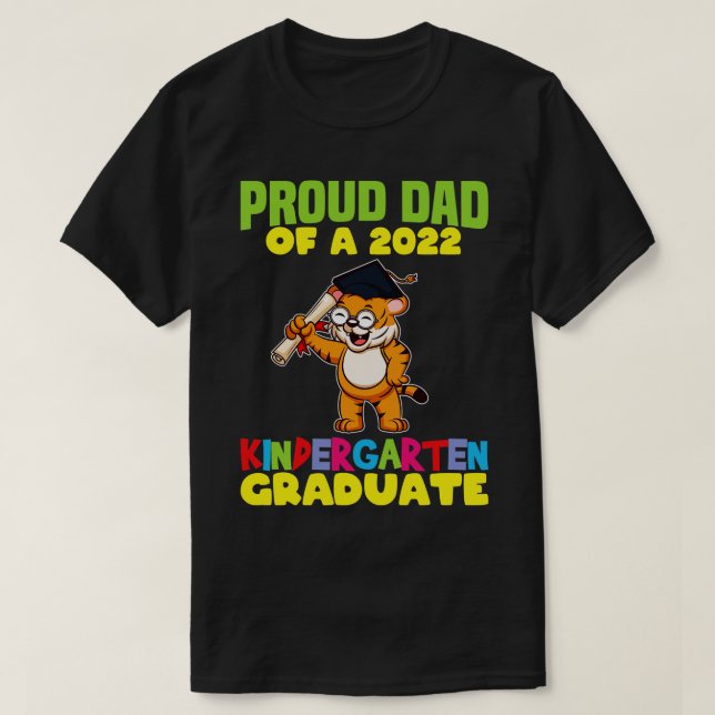 Studenten Proud Pappa 2022 Kindergarten Student 2 T Shirt (Design framsida)