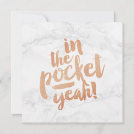 Studenten-prov med grattis kort i fickan