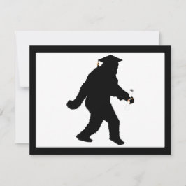 Studenten Sasquatch med Grad Cap Inbjudningar