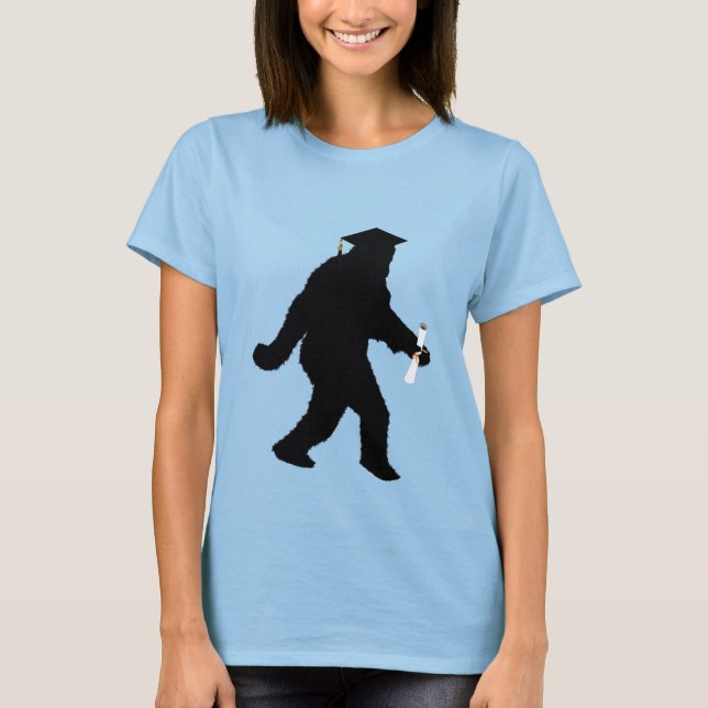 Studenten Sasquatch med Grad Cap T Shirt (Framsida)