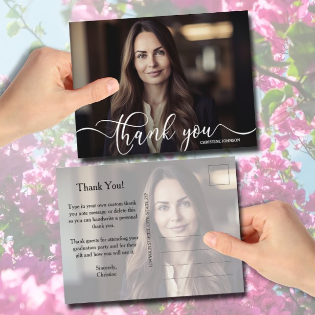 Studenten Tackkort 2-foto Vykort (Graduation thank you note postcard features a photo on front and back with your custom message.)