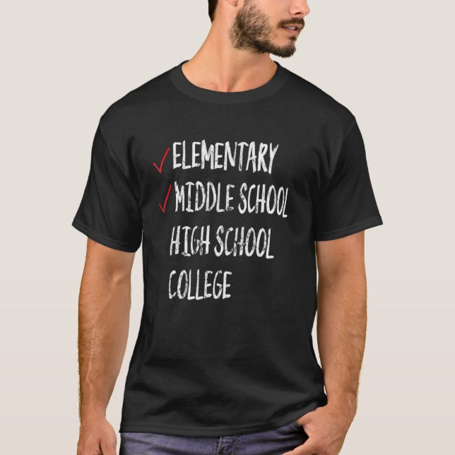 studenten vid den åttonde Klass-Studenten-skolan i T Shirt (Framsida)