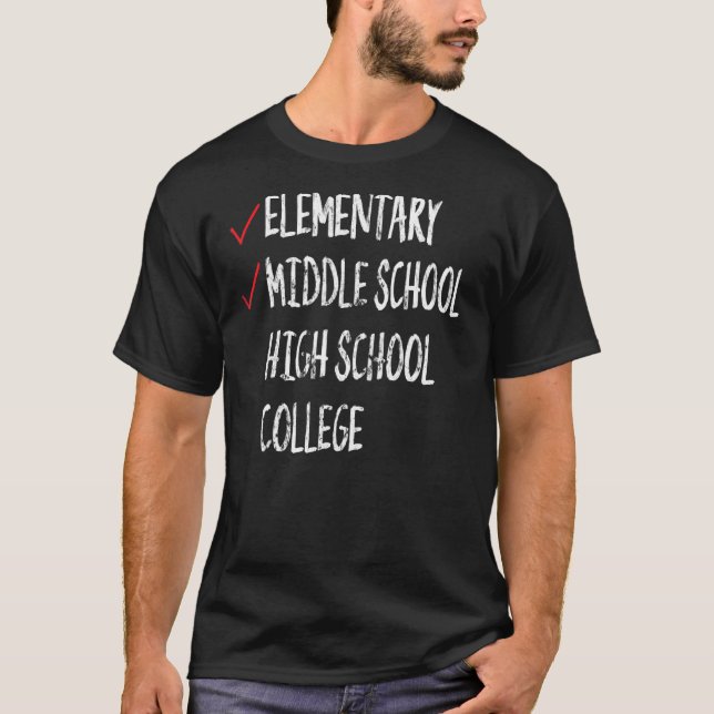 studenten vid den åttonde Klass-Studenten-skolan i T Shirt (Framsida)