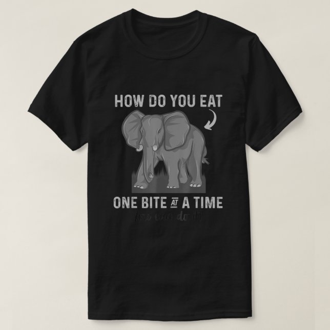 Studenten visar hur man äter elefant en Bita vid T Shirt (Design framsida)