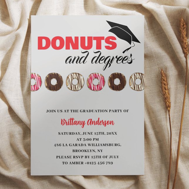 Studentfest av Roligten Donuts och grader Inbjudningar (Skapare uppladdad)