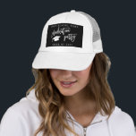 Studentfest Keps<br><div class="desc">Gratulera till din grad med vår Studentfest klass av Truckerkeps! Roligt, avslappnad och perfekt för gäster och gäster. Den här snyggten ger dig en lekfull beröring till firande. Underbar för foton, nyckelfrågor och att visa av det där pridet!</div>