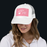 Studentfestens Rosa Keps<br><div class="desc">Fira i stil med vår Studentfest Rosa klass av Truckerkeps! Roligt, djärv och perfekt för gäster och gäster. Den här leksaken lägger till en kopp färg till firande. Underbar för party-foton, nyckelspel och att visa student-pridet!</div>