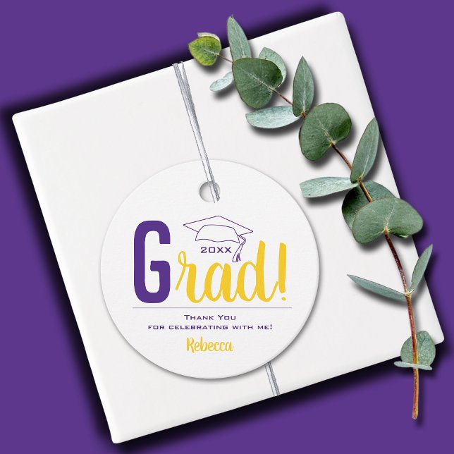 Studentmössa för lila och Gult Gåvor Etiketter (2" round personalized graduation favor gift tags in yellow and purple graduation cap )