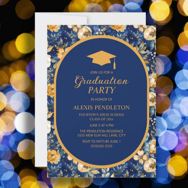 Studentmössa vid Blommigten för marinblå Guld- Inbjudningar (Navy blue and gold floral graduation party invitation)