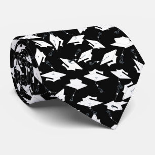 Studentmössor Tossed Firande White på Black Slips
