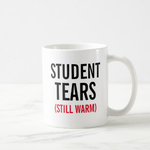 Studenttårar stillar varmt kaffemugg