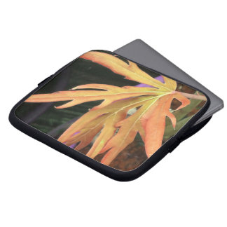 Studie 2 i löv laptop fodral