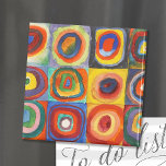 Studie av färg | Wassily Kandinsky Magnet<br><div class="desc">Konstmålning med titeln Färg Study,  Squares with Concentric Circles (1913) av den ryska konstnären Wassily Kandinsky. Originalteckningar är en färgstudie av abstrakten som gjorts med vattenfärg,  gouache och krita på papper. 

Använda verktygen för att lägga till anpassningsbar eller anpassa bilden.</div>