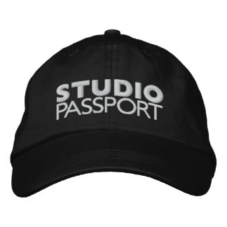 STUDIO PASSPORT-LOGOTYP BRODERAD KEPS