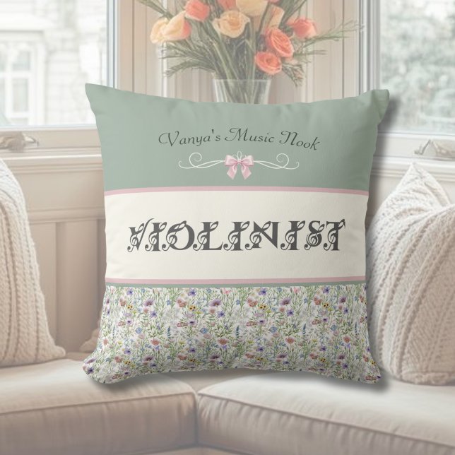 Stugidyll Violin Vildblomsmusik Hörna Kudde (Decorate her creative sanctuary with a personalized wildflower music nook pillow.)