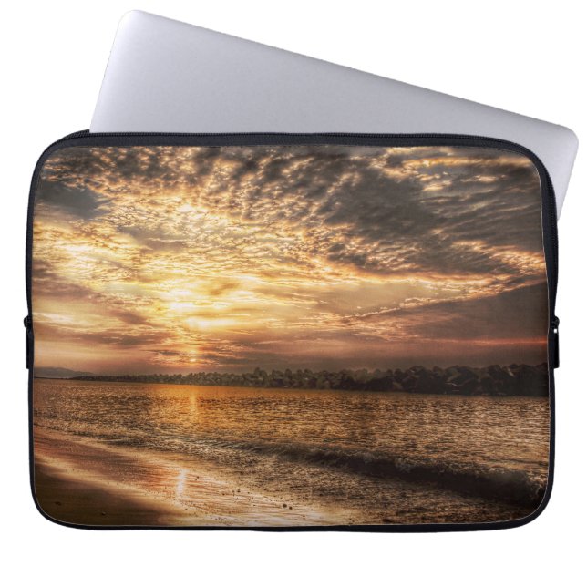 Stunning Beach Sunrise Laptop Fodral (Framsidan)