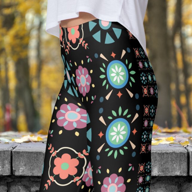 Stunning Black Scandinavian Folk Mönster Leggings (Scandinavian Folk on Black Leggings)