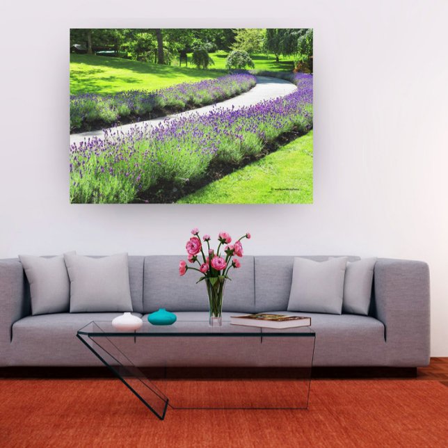 Stunning Lavender-Lining Garden Walk Canvastryck (Skapare uppladdad)