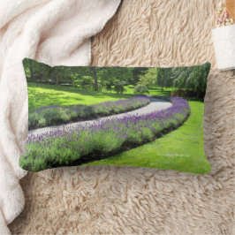 Stunning Lavender-Lining Garden Walk Lumbarkudde