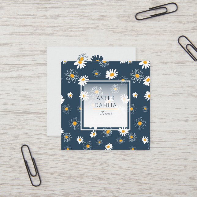 Stunning Navy Gult White Classic Daisy Flowers Fyrkantigt Visitkort (Stunning Navy Yellow White Classic Daisy Flowers Square Business Card from Studio Posies)
