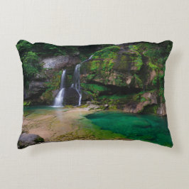 Stunning vattenfall Virje, Slovenien Poster Prydnadskudde