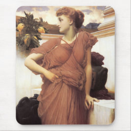 Stunningly BeSnygg kvinna vid Fontän Musmatta