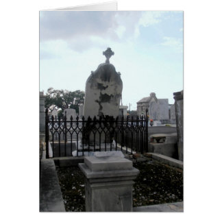 Stupad gravsten hälsningskort