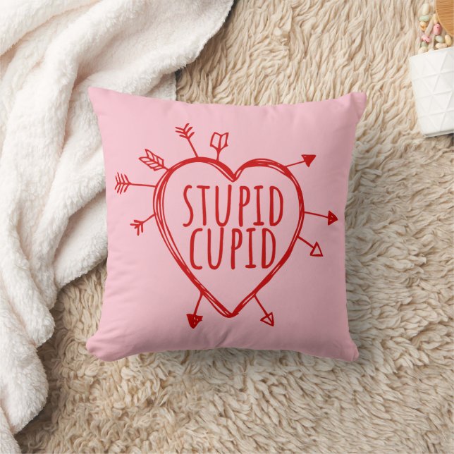 Stupid Cupid Heart With Arrows Funny Sarcastic Kudde (Filt)