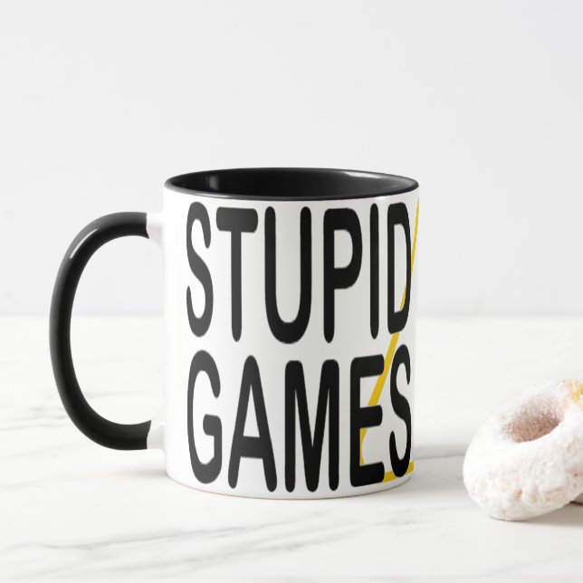 STUPID GAMES STUPID PRIZES! MUGG (Med munk)