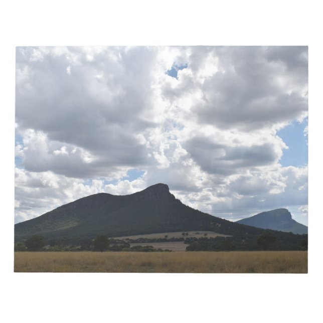 Sturgeon och Abrupt under dramatiska moln Anteckningsblock (Framsida)