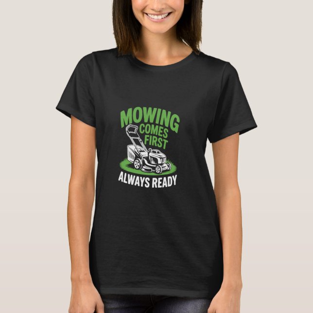 Styckning av gräsmatta Mower Funny Landscaper Prio T Shirt (Framsida)