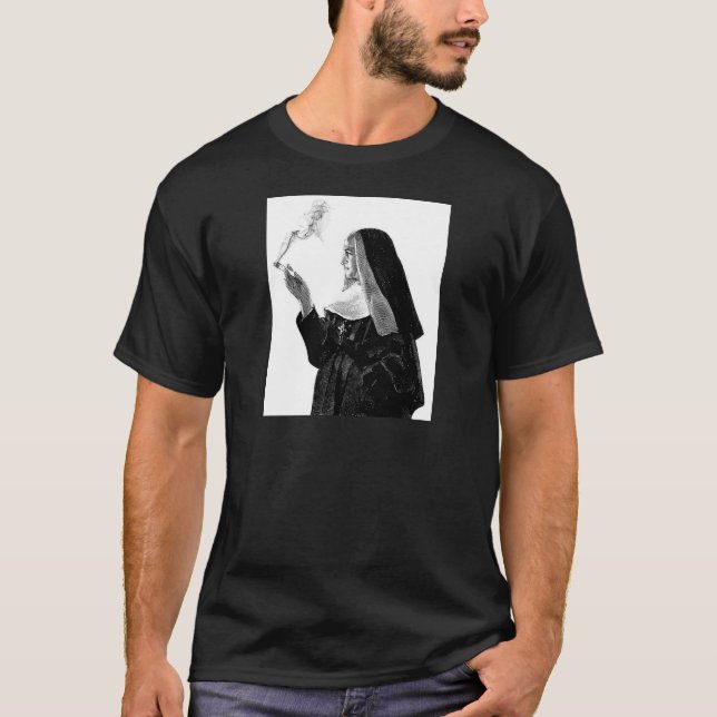 Stygg röka nunna tee shirt (Framsida)