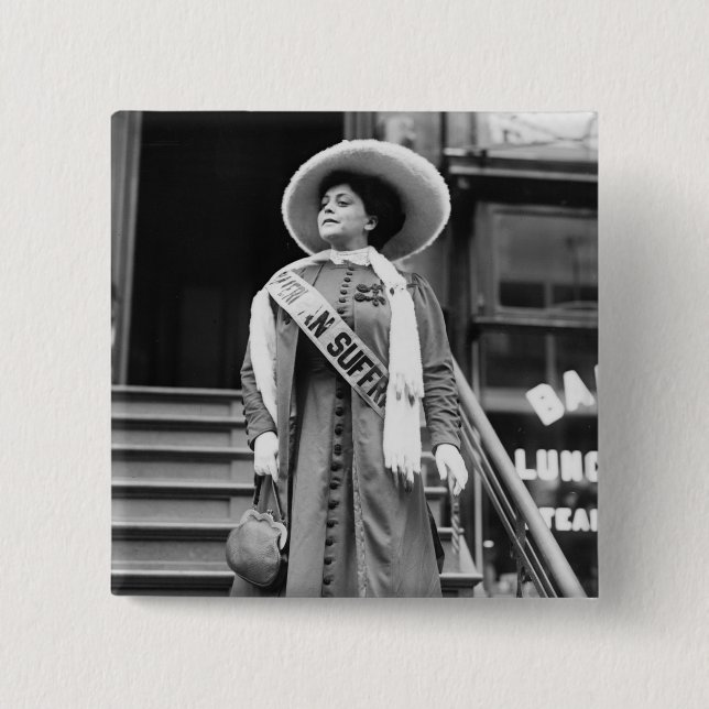 Stylin'Suffragette, 1908 Knapp (Framsida)