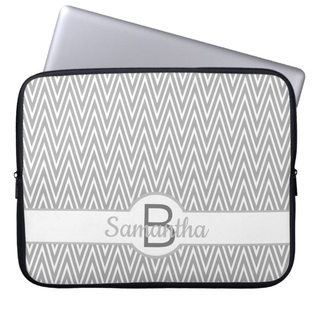 Stylish Grey Chevron Pattern Personalised Laptop Fodral (Framsidan)