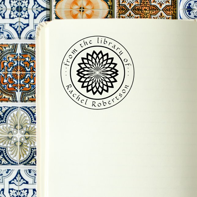 Stylish Lotus Flower Elegant Round Library Book Stämpel (Skapare uppladdad)