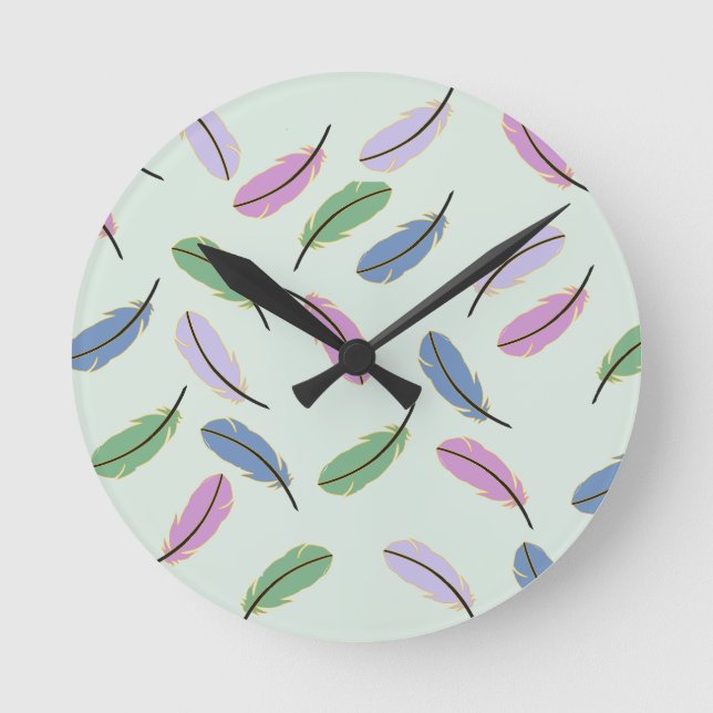 Stylish Pastel Feathers Pattern Rund Klocka (Framsida)