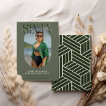 Stylsih Oval Photo och Namnteckning 60:e födelseda Inbjudningar<br><div class="desc">Gör din sextioårsdag till firande för att minnas med ett modernt inbjudan som fångar nutidens innersta väsen. Anpassadet är enkelt att redigera, inbjudan har en sofistikerad layout med ett ovalt fotografi av snyggten, eleganten "SIXTY" brev och en ren, användarvänlig utformning. Byt färg till kostym till ditt party-tema och gör din...</div>