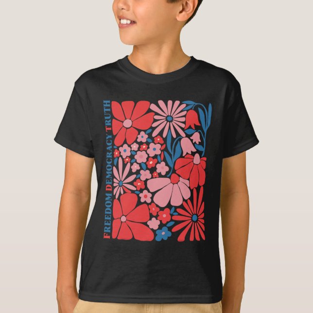 Subtil frihet demokrati sanning Boho blommig 4 jul T Shirt (Framsida)