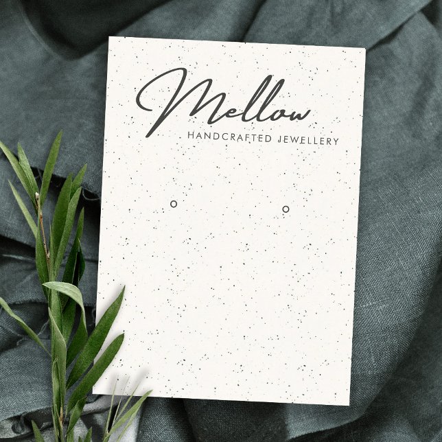 SUBTLE WHITITE CERAMIC STRUKTUR EARRING VISNING LO VISITKORT (Skapare uppladdad)