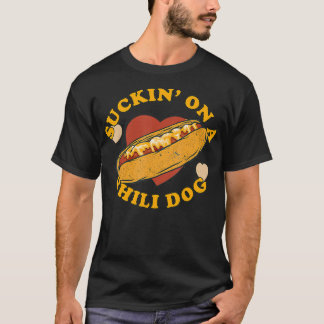 Suckin på en Chili Hund Foodie Funny T Shirt