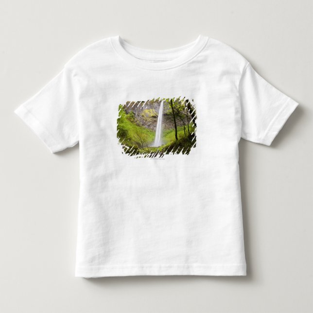 Suddig vattenfall runt om frodig grönska i Oregon T-shirt (Framsida)
