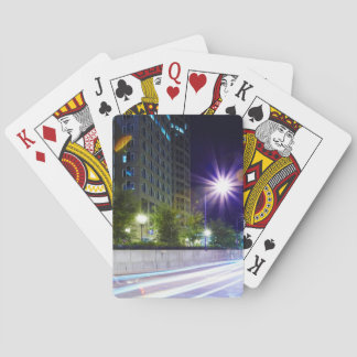 Suddigt trafikera på natten kortlek