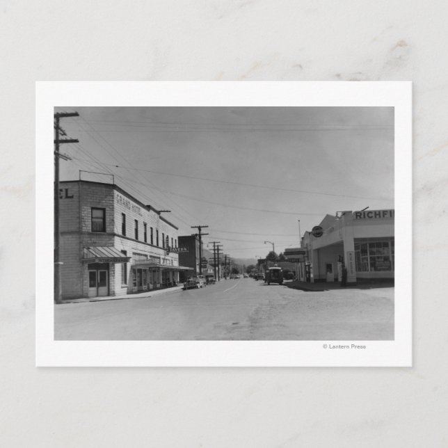 Sumas, WA - View of Downtown Street Photograph Vykort (Framsida)
