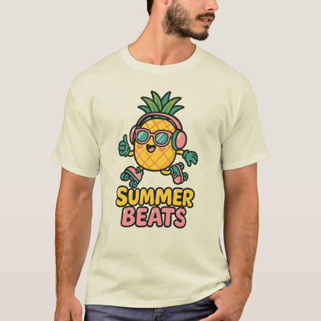 Summer Beats – Cute Pineapple with Headphones T Shirt (Framsida)