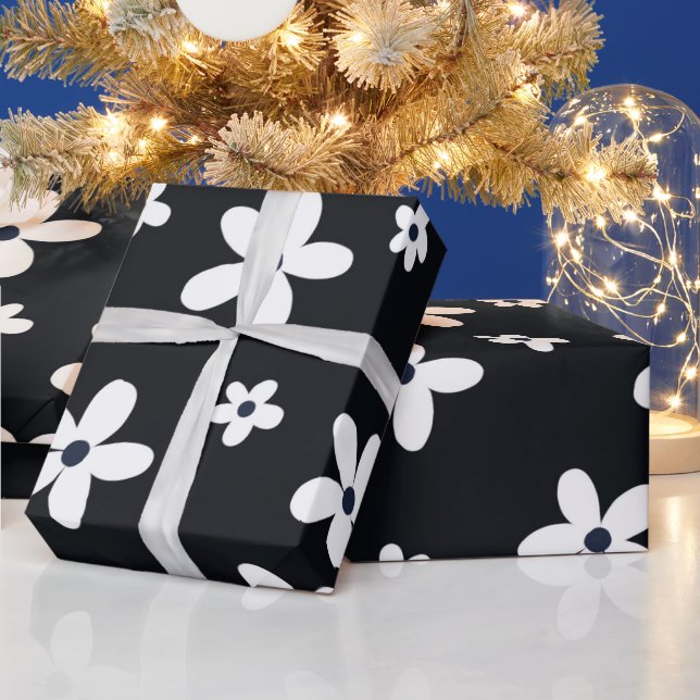 Summer Boho Black White Daisy Flowers Presentpapper (Helgdagar)