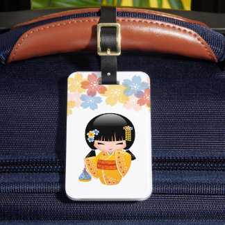 Summer Kokeshi Doll - Gult Kimono Geisha Girl Bagagebricka